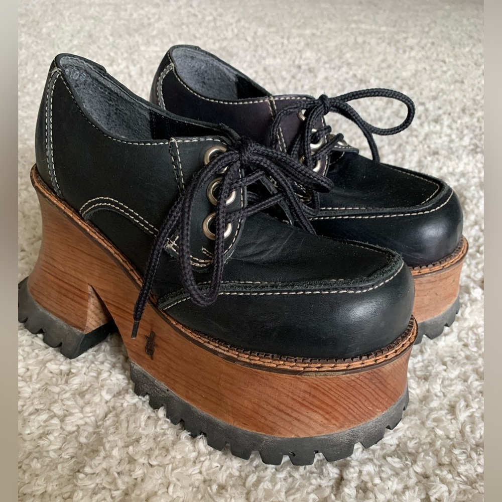 Vintage London Underground wooden platform loafers 7M